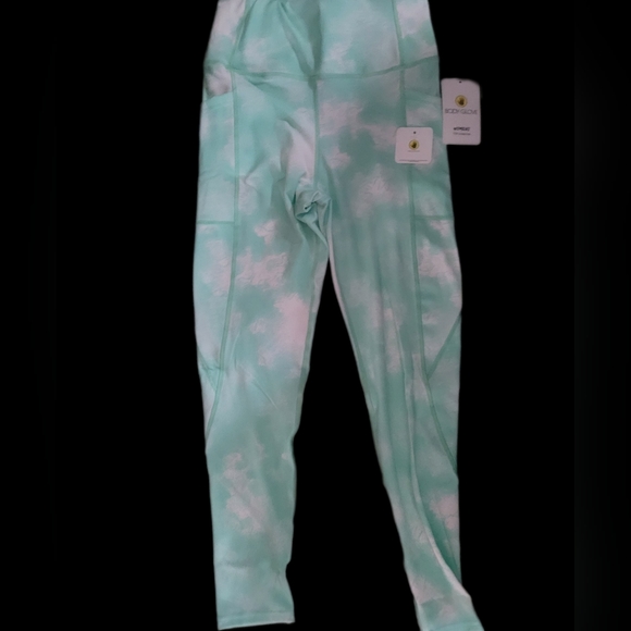 Body Glove Pants - BNWT Bodyglove gym pants /leggings. Size M